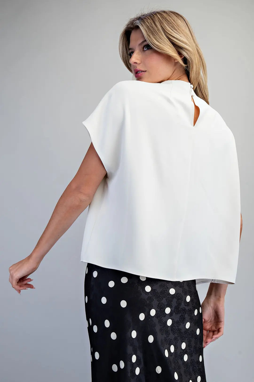 EE:SOME Solid Mock Neck Blouse