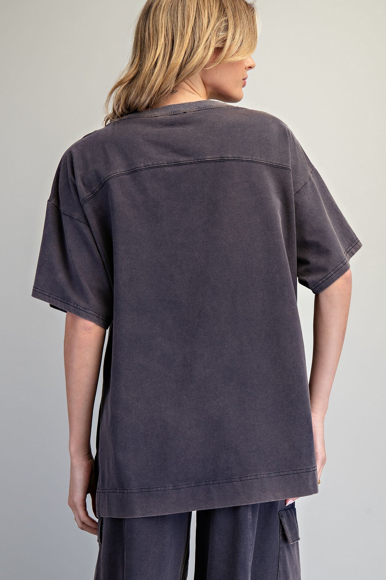 ee:some Mineral Washed Round Neck Top