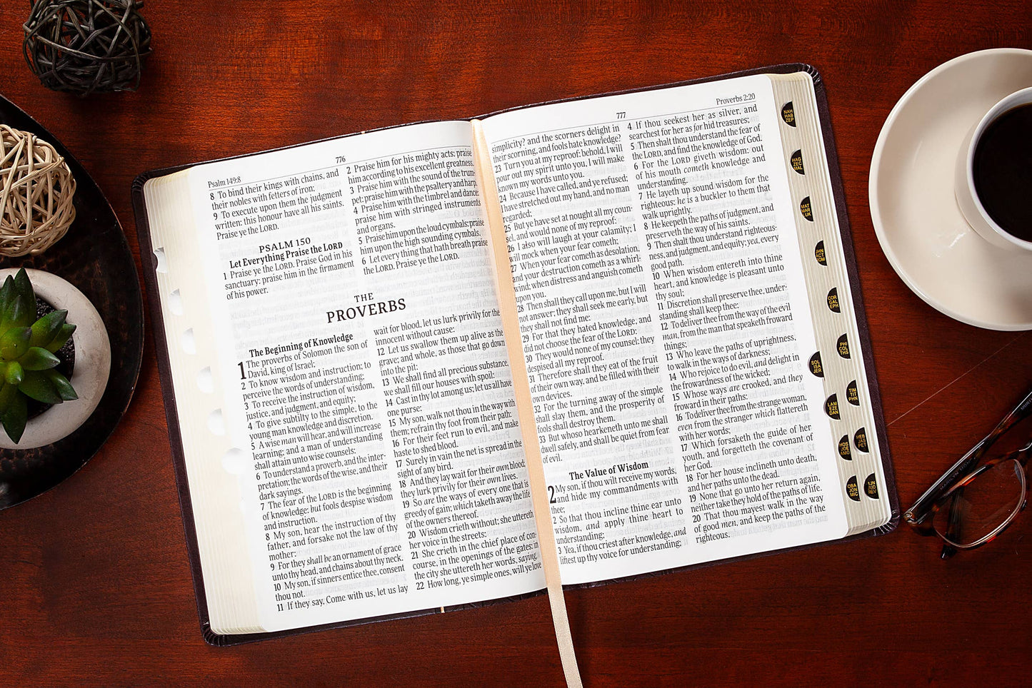 KJV Bible - Giant Print Maroon